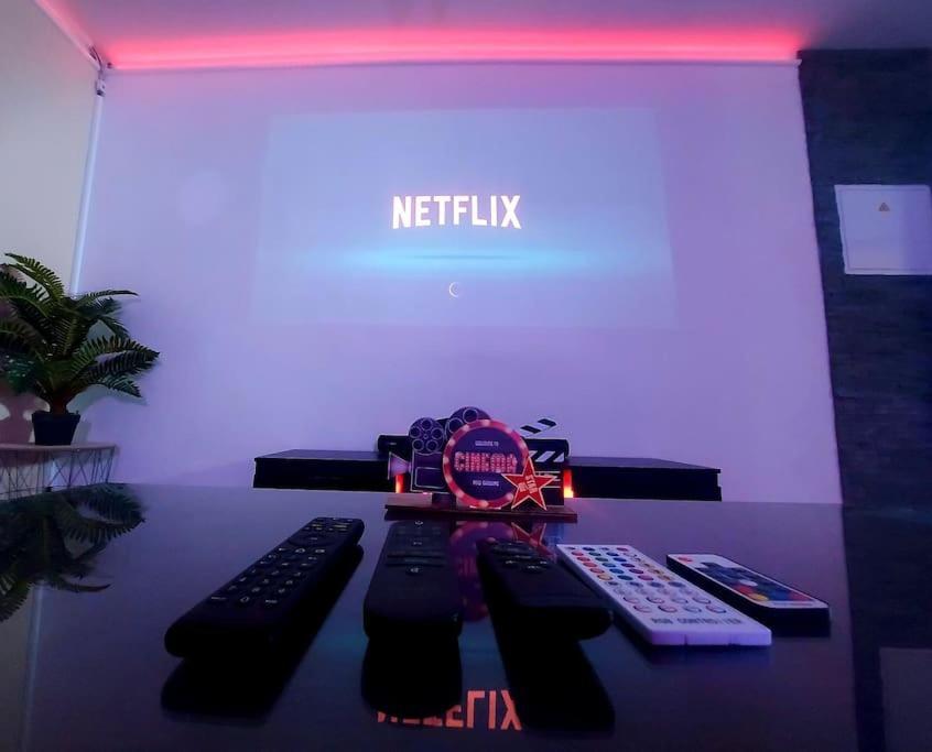 דירות מורלה Cinema A Domicile מראה חיצוני תמונה